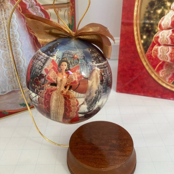 *RARE* FRENCH EDITION Brunette 1997 Holiday Barbie 10th Anniversary Set - Picture 5 of 11